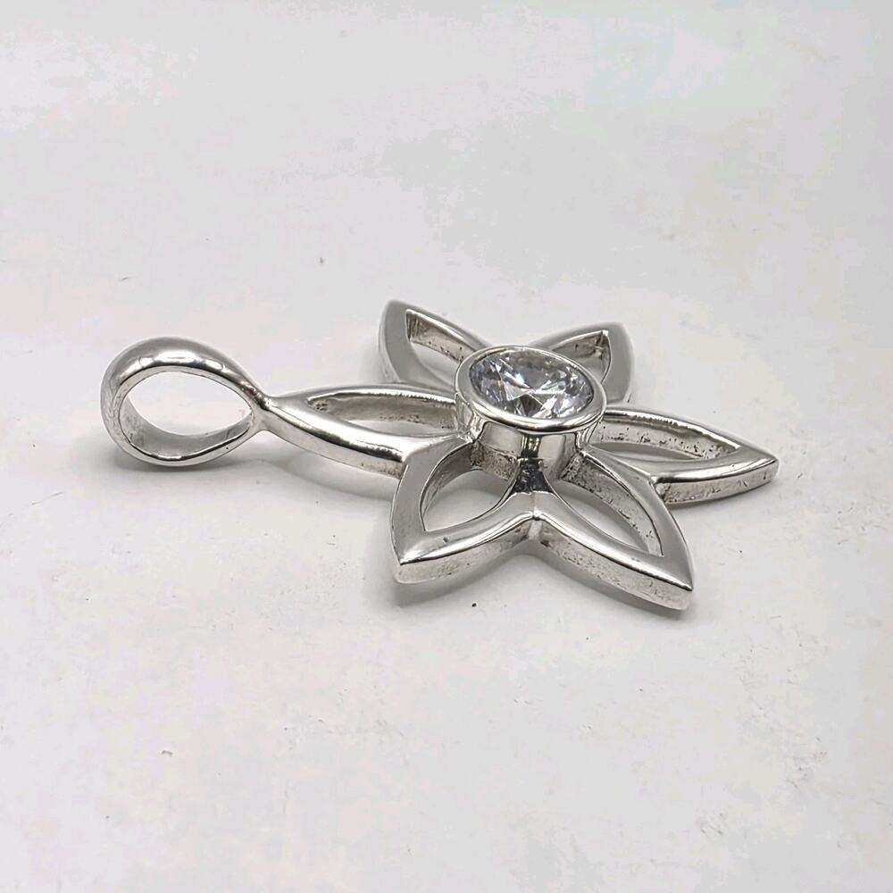 Silpada Sterling Floral Pendant Bezel Set Clear CZ 11.6g - Picture 3 of 7